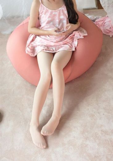 女大学生的沙龙室主演