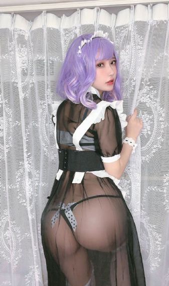 不系纽扣的女孩