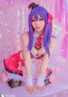 金牌客服董董恩