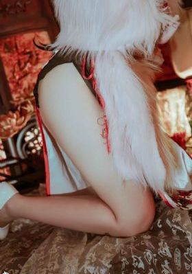 迷人的小蜜桃